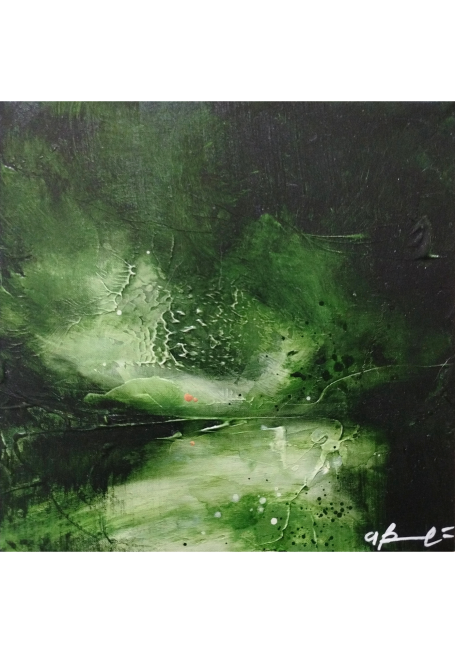 Quiet Green III - Triptych Fondali astratti verdi con tocchi di arancione, evocano profondità e mistero.