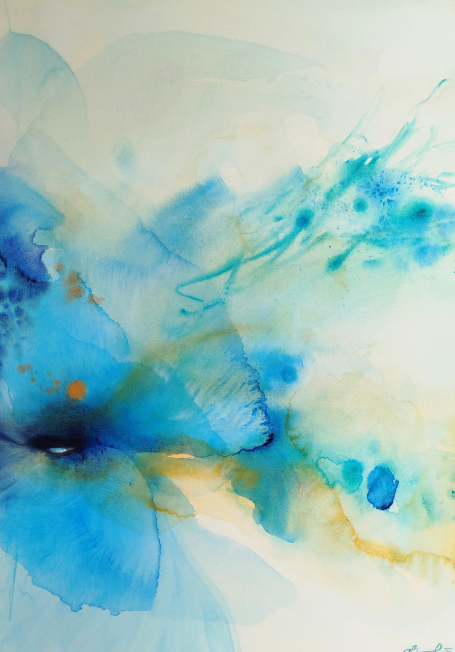 La Forma e il Mondo Abstract design with blended blue and gold hues forming soft, sweeping shapes.