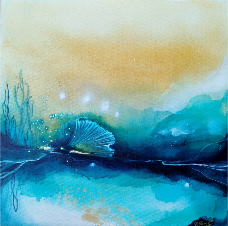 Luci dall'Eco Abstract landscape with soft blue hues, golden sky, and a serene water reflection.